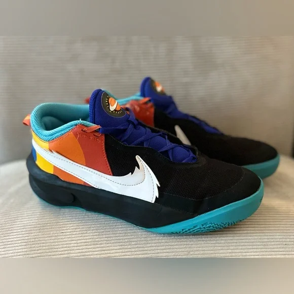 Nike Team Hustle D 10 SE x Space Jam - looney tunes size 7Y (women’s 8.5) - Picture 2 of 11